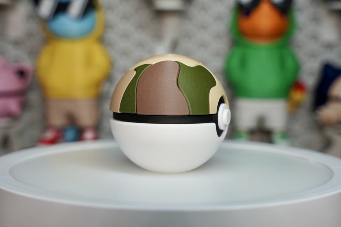 Safari Ball Poké Ball Replica – 3D Printed Pokémon Collector’s Display Prop