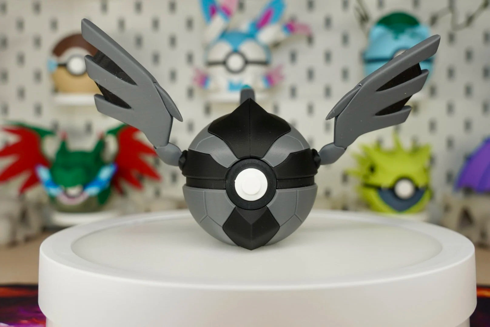 Pokémon-Inspired 3D Printed Poké Ball – Zekrom