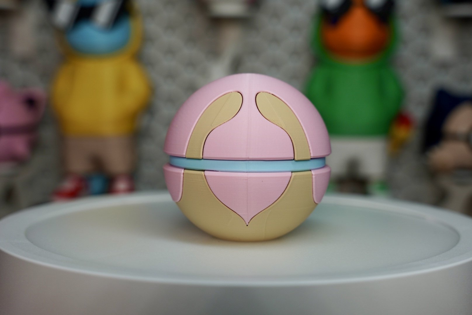 Heal Ball Poké Ball Replica – Pokémon Display Prop Collectible