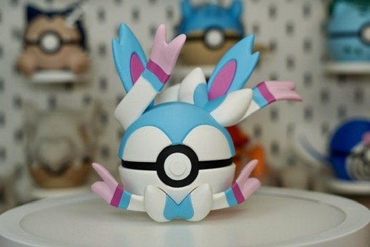 Pokémon-Inspired 3D Printed Poké Ball – Sylveon