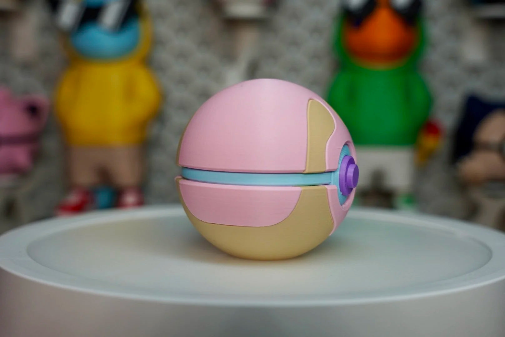 Heal Ball Poké Ball Replica – Pokémon Display Prop Collectible