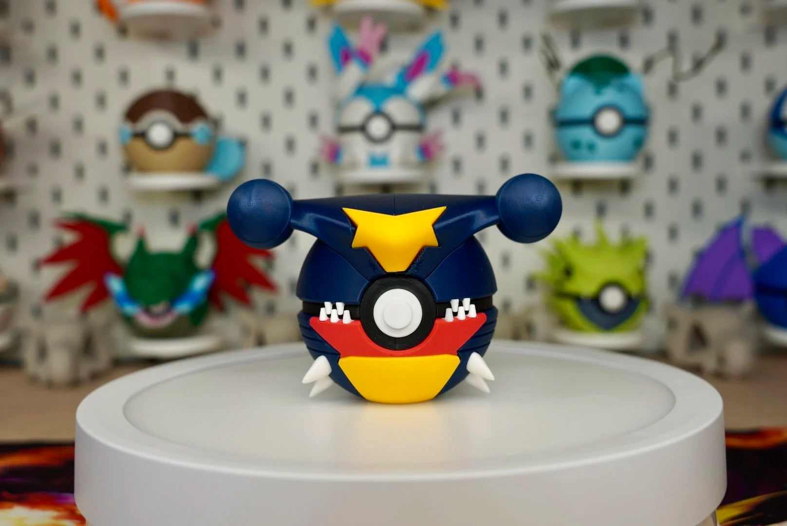 Pokémon-Inspired 3D Printed Poké Ball – Garchomp