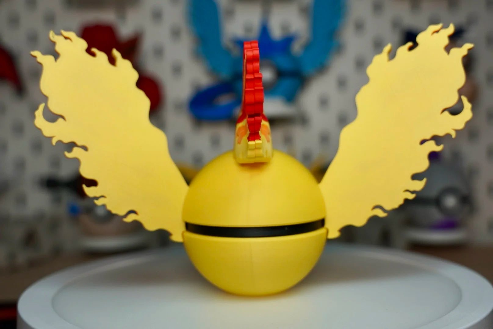 Moltres Poké Ball Replica – 3D Printed Legendary Fire Bird Display for Pokémon Fans