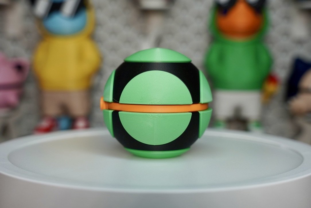 Dusk Ball Poké Ball Replica – 3D Printed Pokémon Display Prop for Collectors