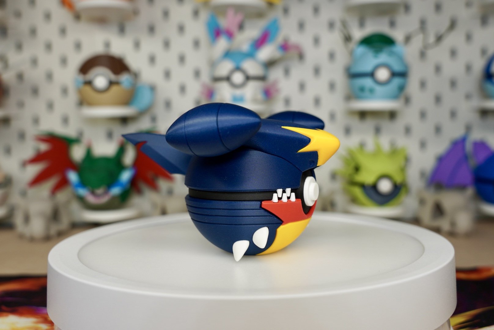 Pokémon-Inspired 3D Printed Poké Ball – Garchomp