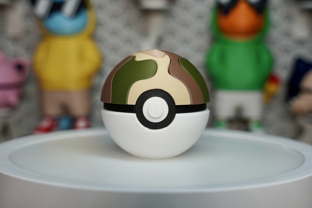 Safari Ball Poké Ball Replica – 3D Printed Pokémon Collector’s Display Prop