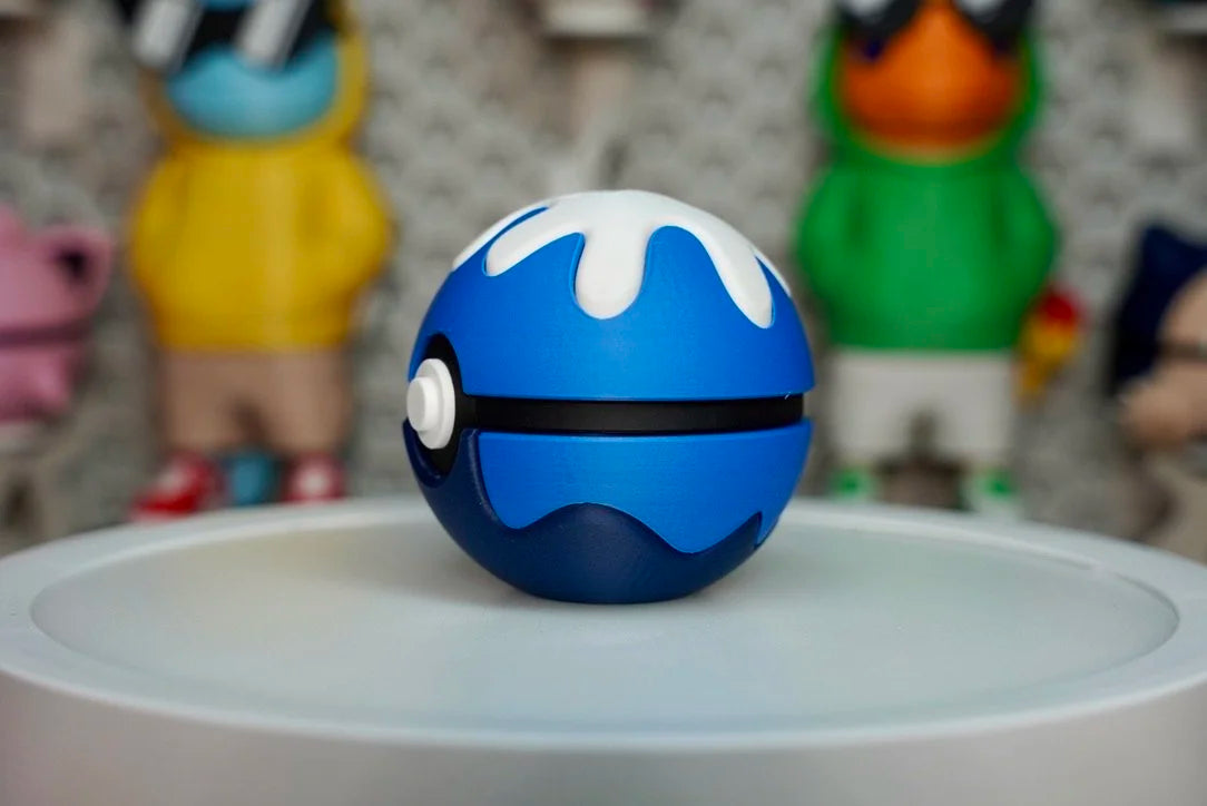Dive Ball Poké Ball Replica – Pokémon-Inspired Display Prop for Collectors