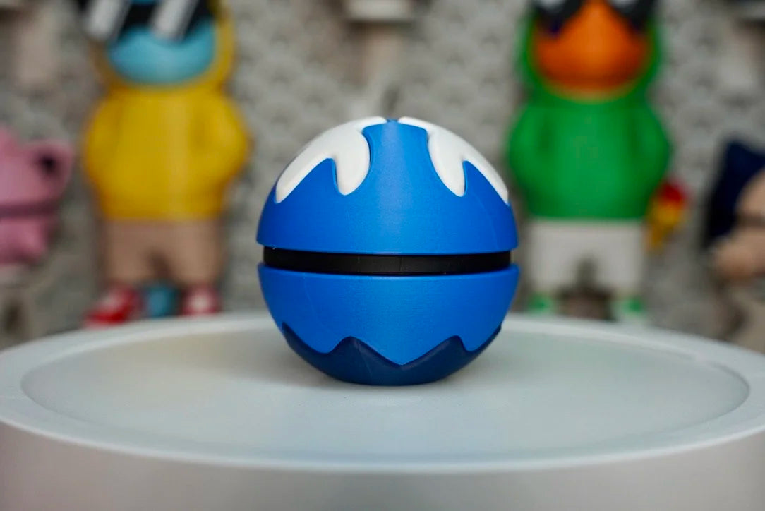 Dive Ball Poké Ball Replica – Pokémon-Inspired Display Prop for Collectors