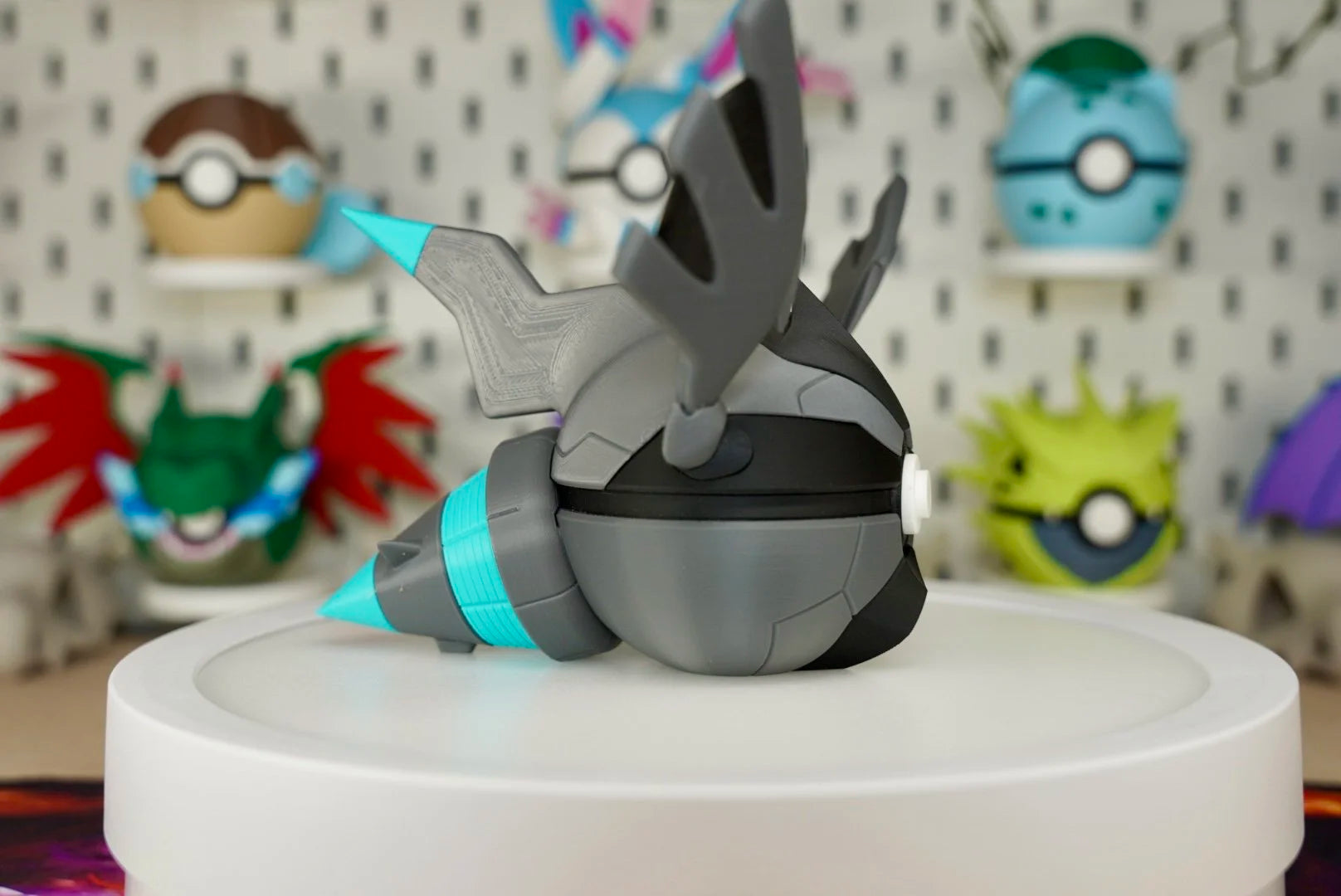 Pokémon-Inspired 3D Printed Poké Ball – Zekrom