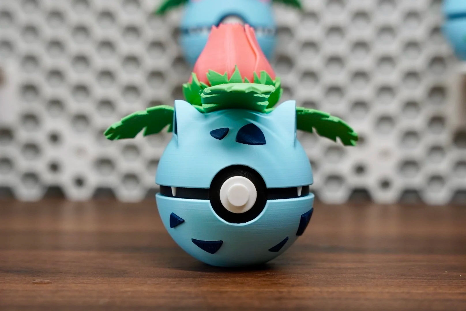 Pokémon-Inspired 3D Printed Poké Ball – Ivysaur