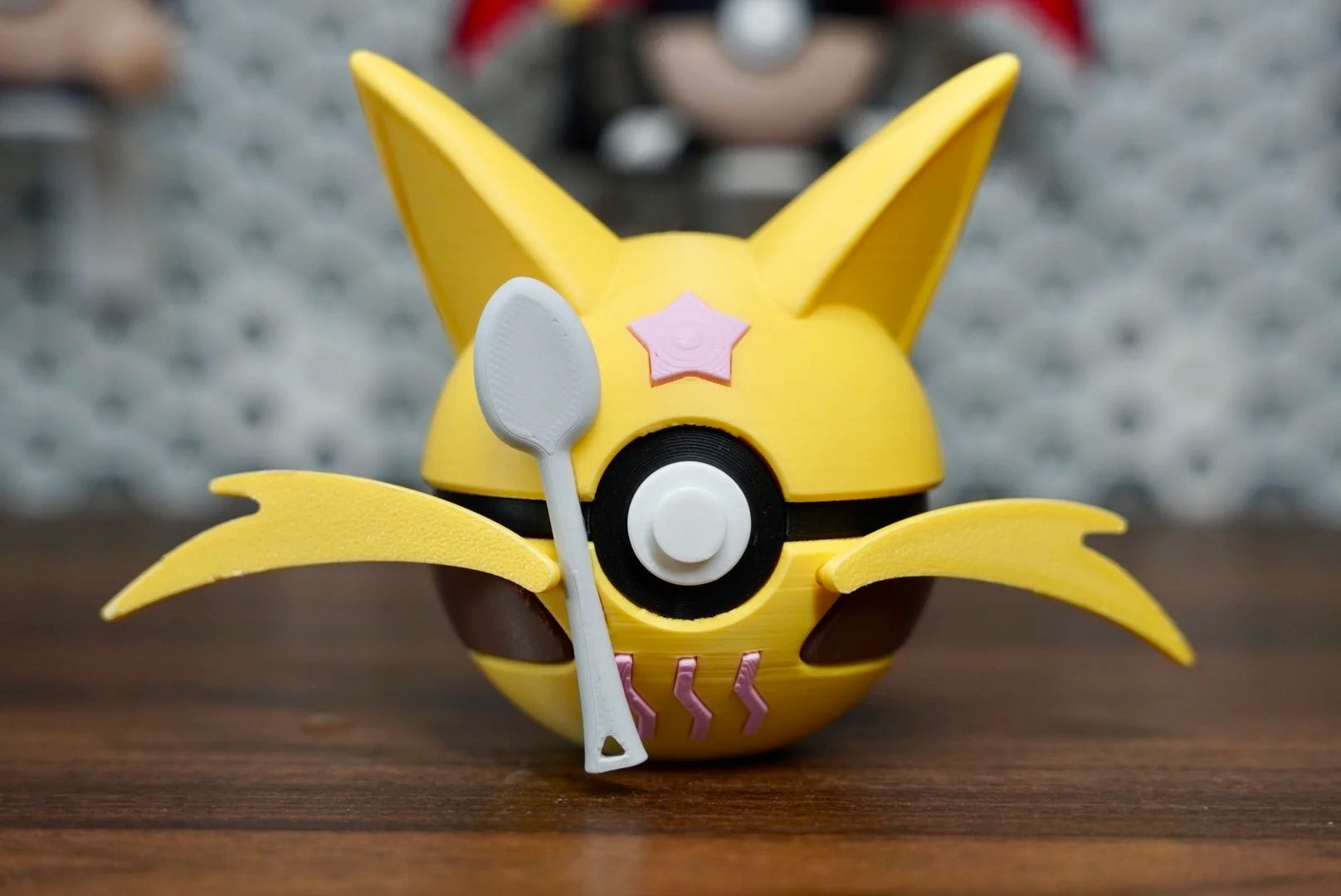 Pokémon-Inspired 3D Printed Poké Ball – Kadabra