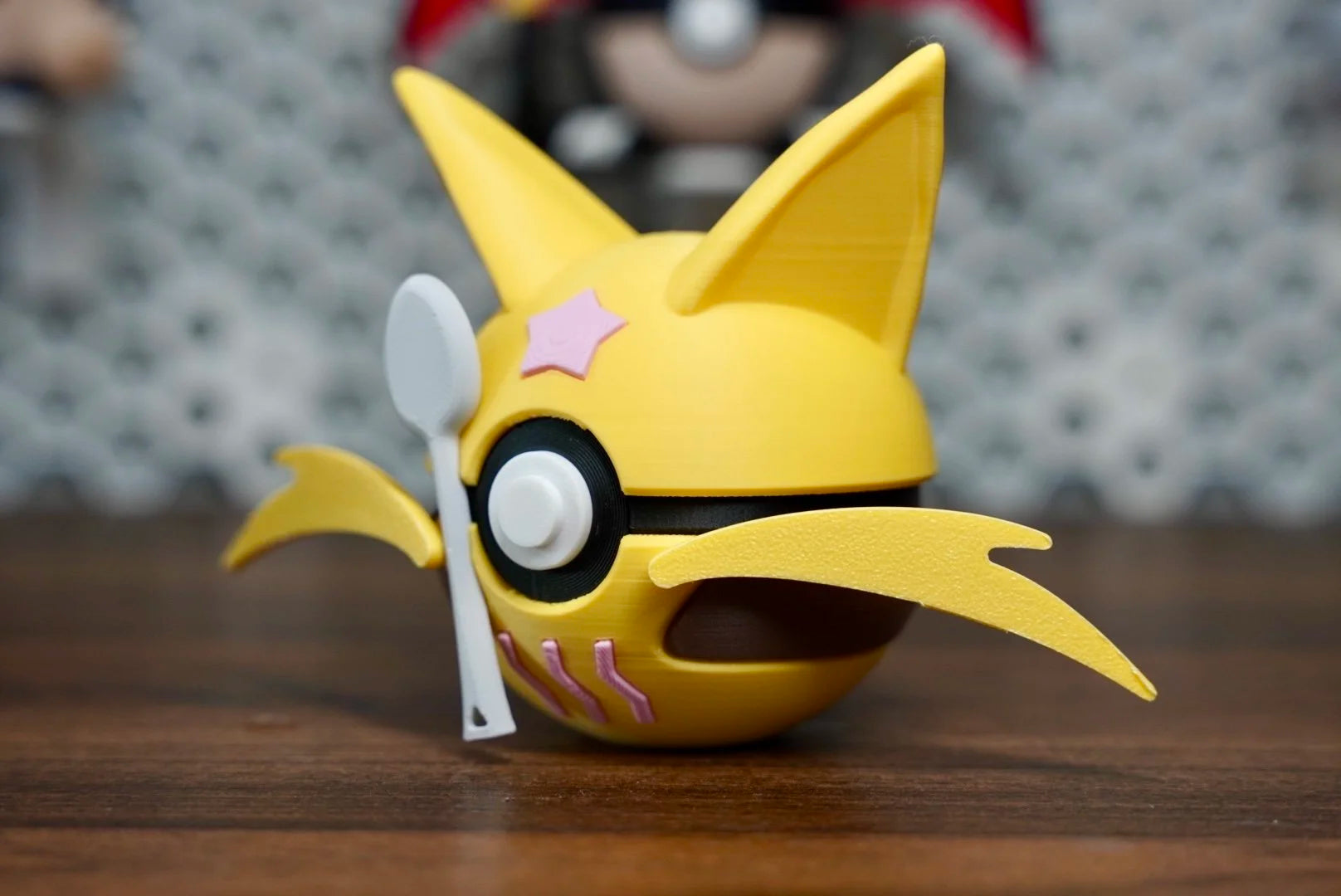 Pokémon-Inspired 3D Printed Poké Ball – Kadabra