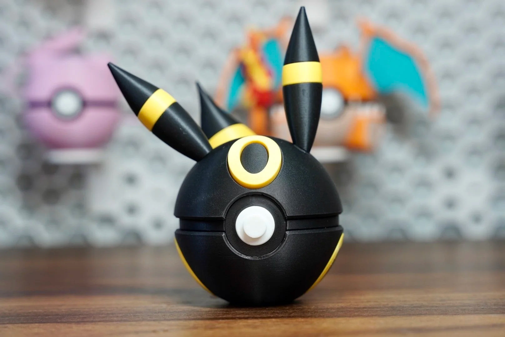 Pokémon-Inspired 3D Printed Poké Ball – Umbreon