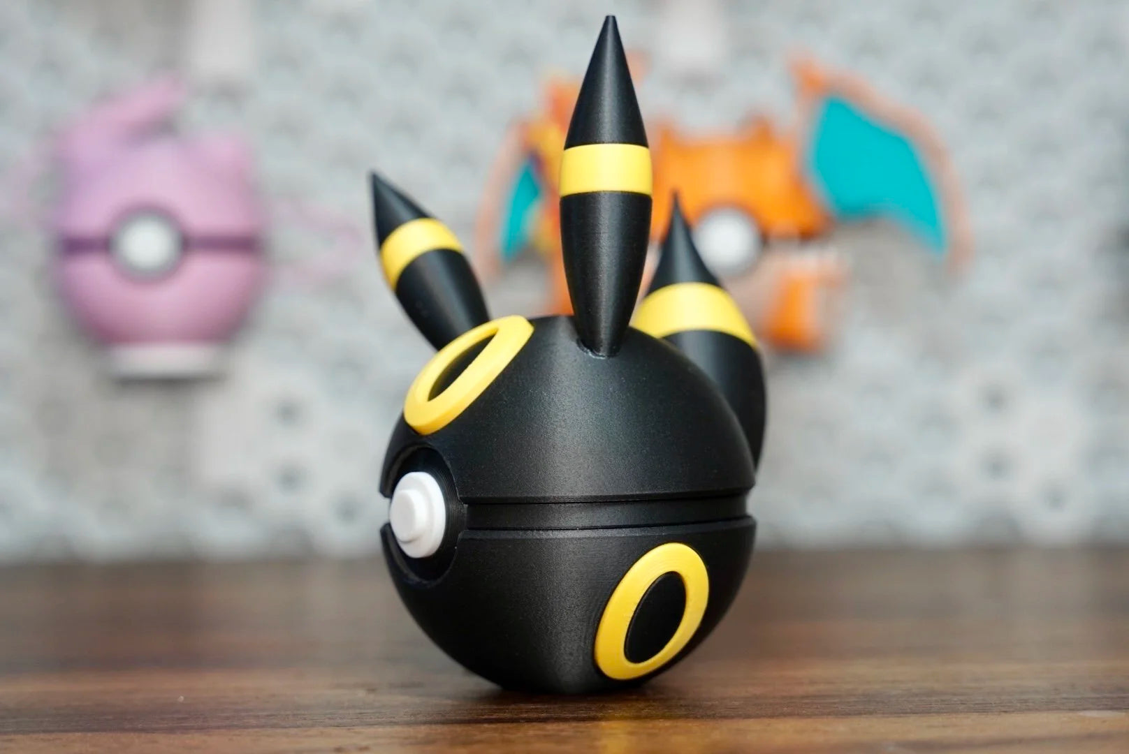 Pokémon-Inspired 3D Printed Poké Ball – Umbreon