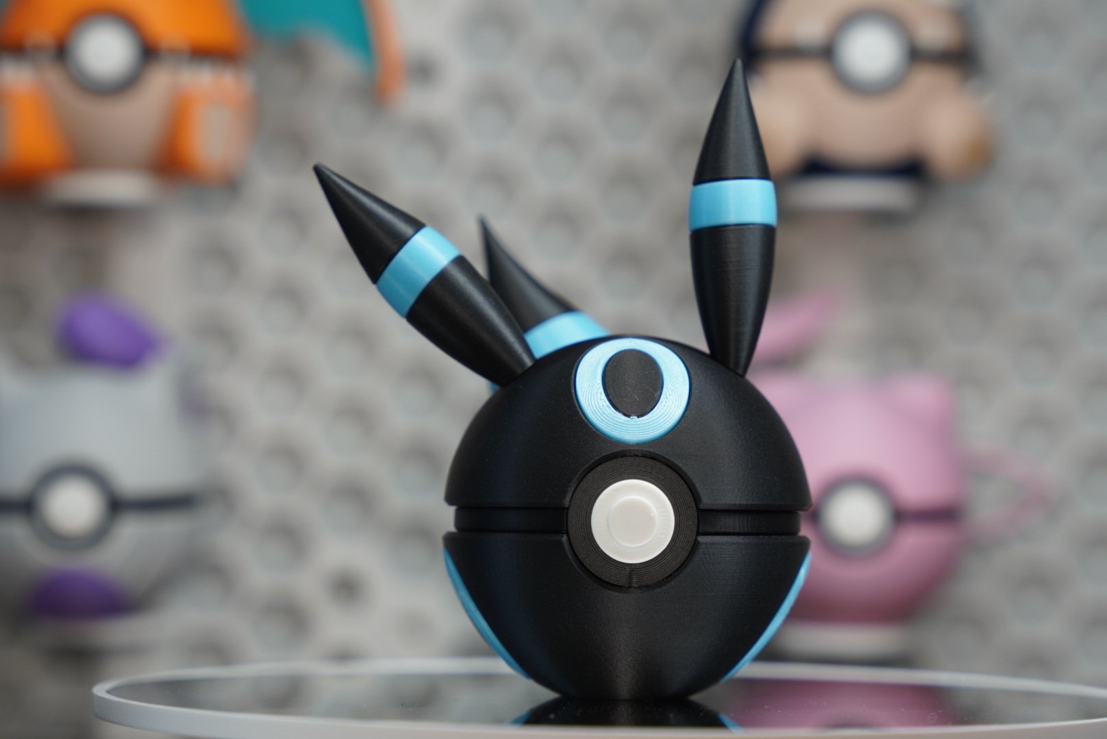Pokémon-Inspired 3D Printed Poké Ball – Umbreon