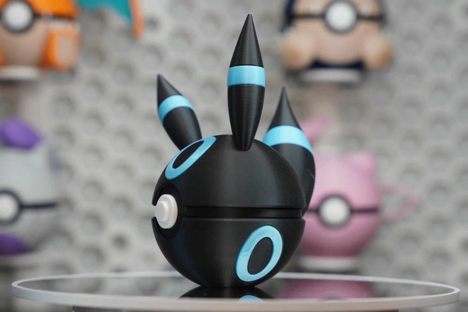 Pokémon-Inspired 3D Printed Poké Ball – Umbreon