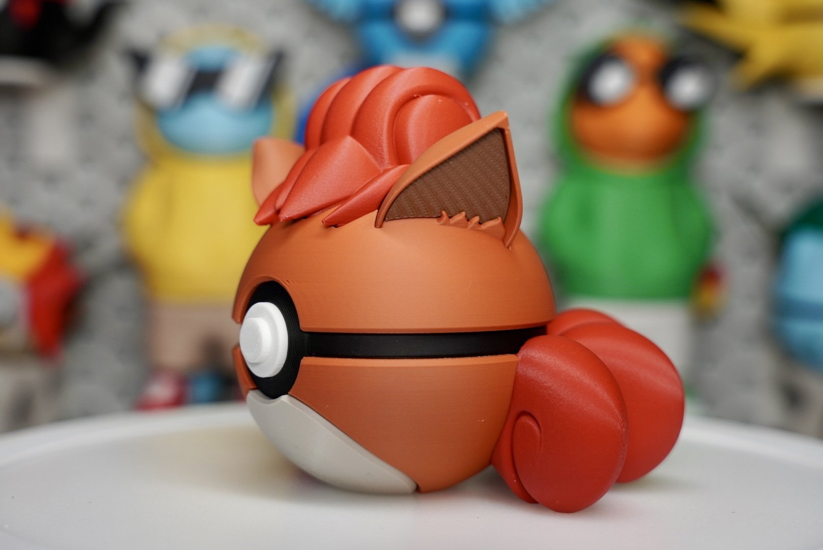 Vulpix Poké Ball – Premium 3D-Printed Collector Replica & Gift | Ready to Print 3D