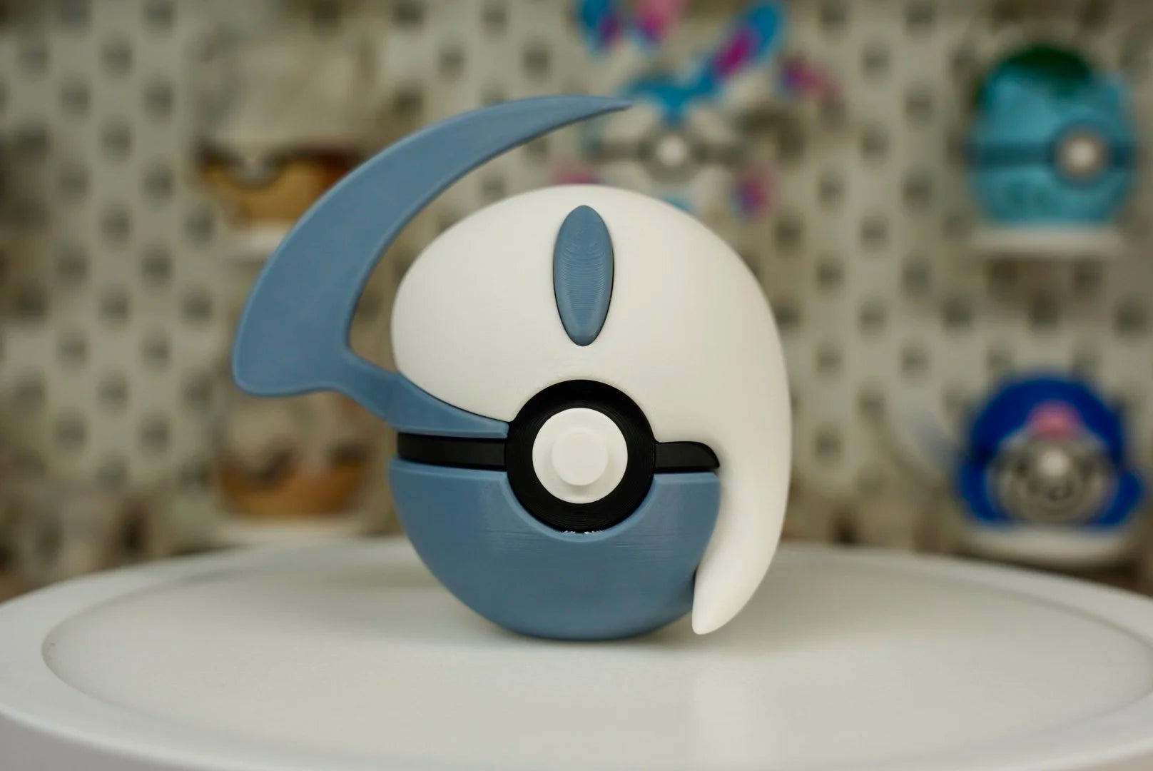 Pokémon-Inspired 3D Printed Poké Ball – Absol