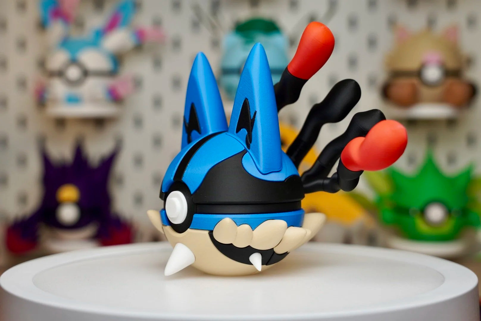 Pokémon-Inspired 3D Printed Poké Ball – Mega Lucario