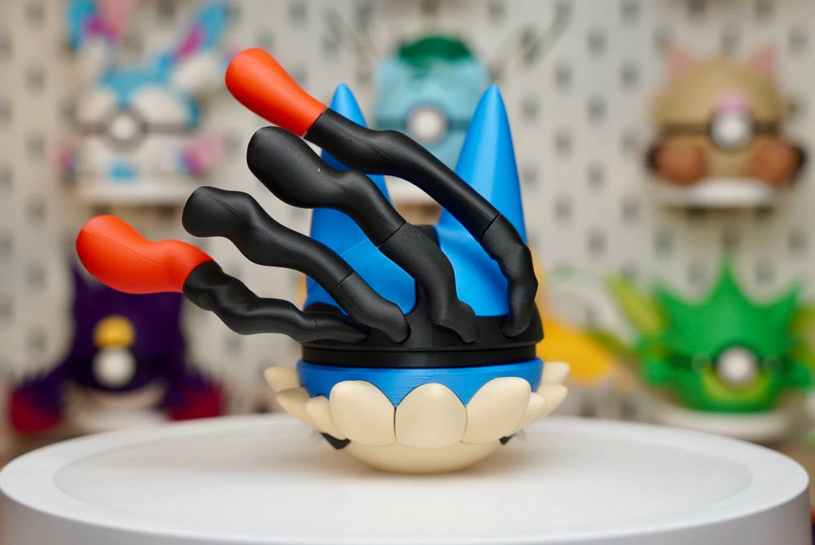 Pokémon-Inspired 3D Printed Poké Ball – Mega Lucario