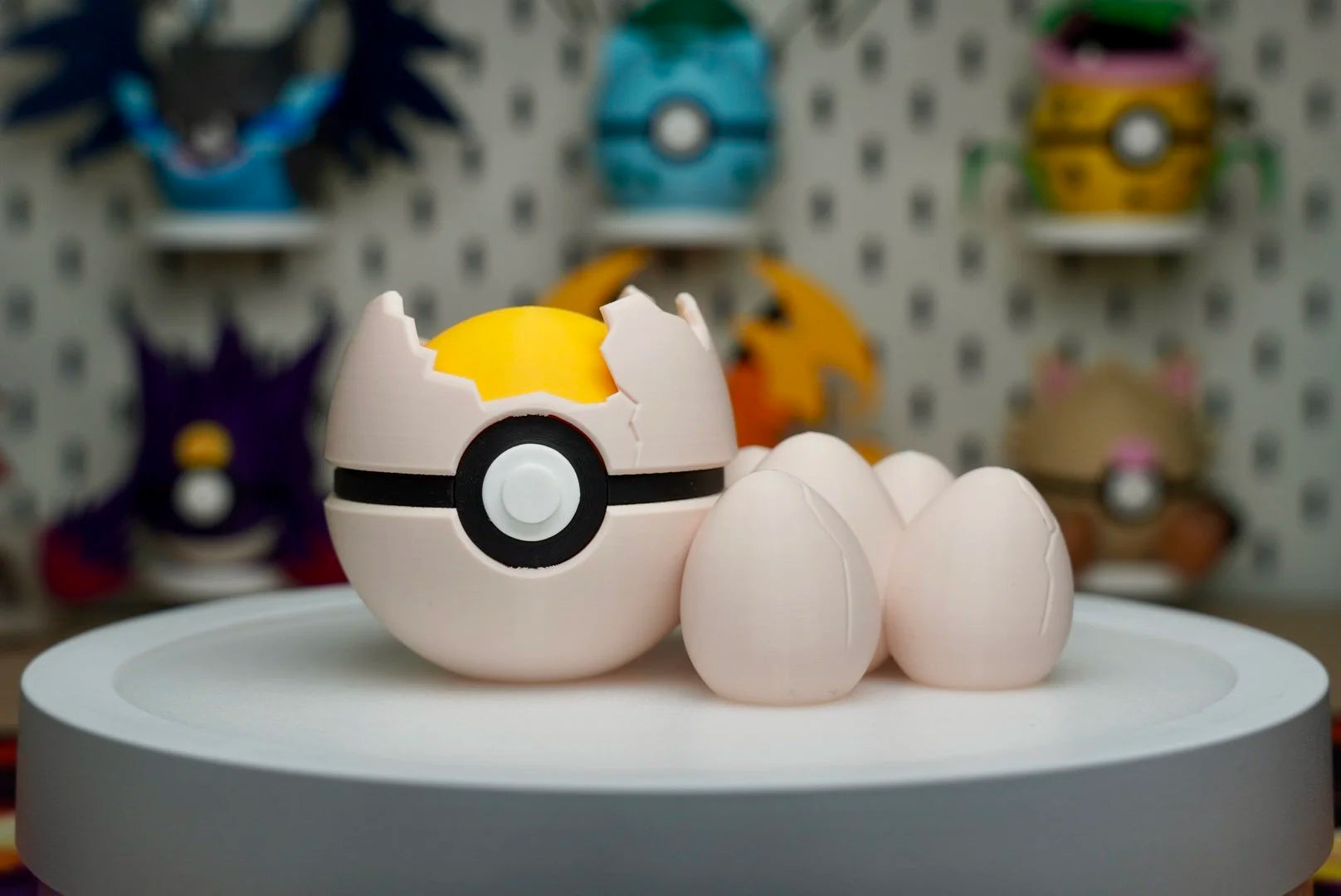 Exeggcute Poké Ball – 3D Printed Pokemon Collectible Display