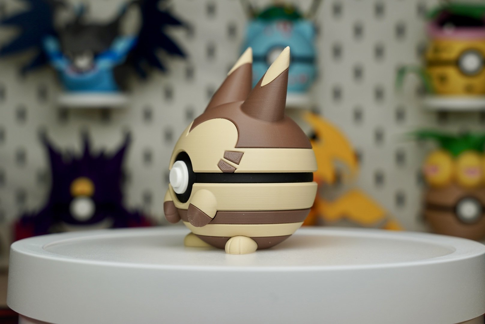 Pokémon-Inspired 3D Printed Poké Ball – Furret