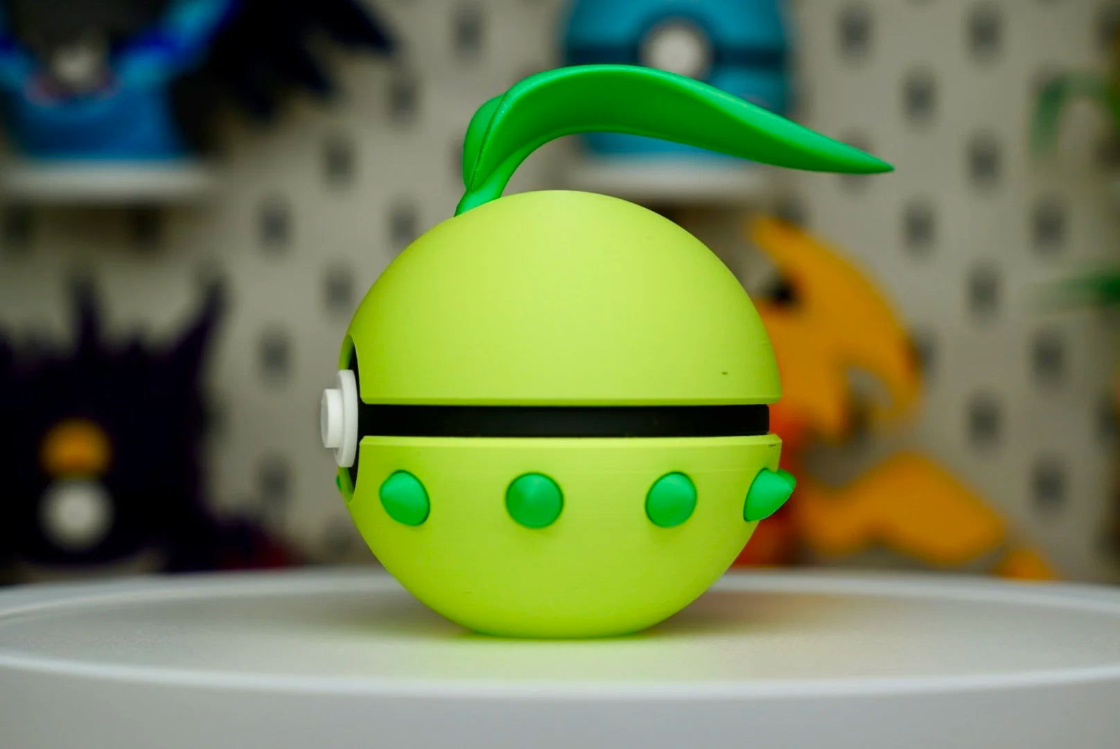 Pokémon-Inspired 3D Printed Poké Ball – Chikorita