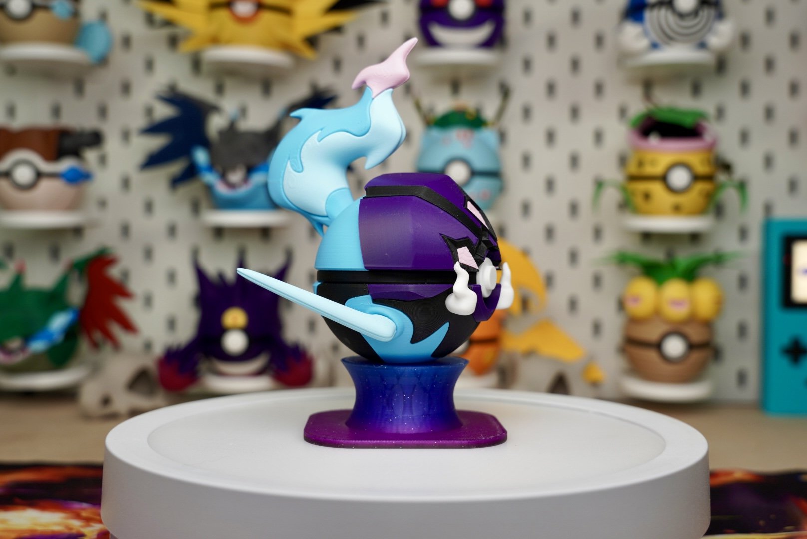Ceruledge Poké Ball – 3D Printed Pokemon Collectible Display