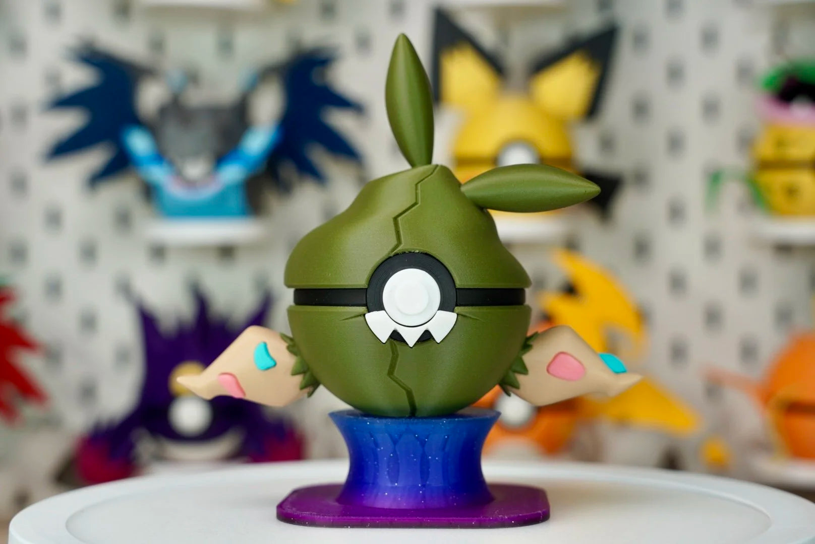 Pokémon-Inspired 3D Printed Poké Ball – Trubbish