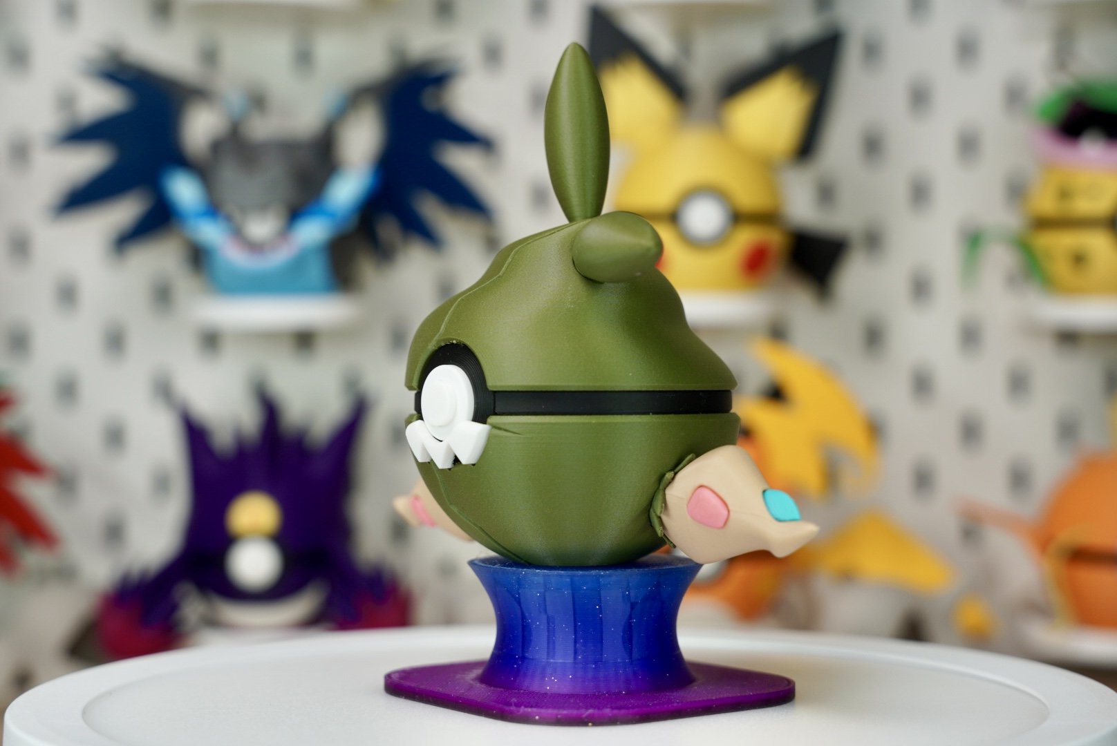 Pokémon-Inspired 3D Printed Poké Ball – Trubbish