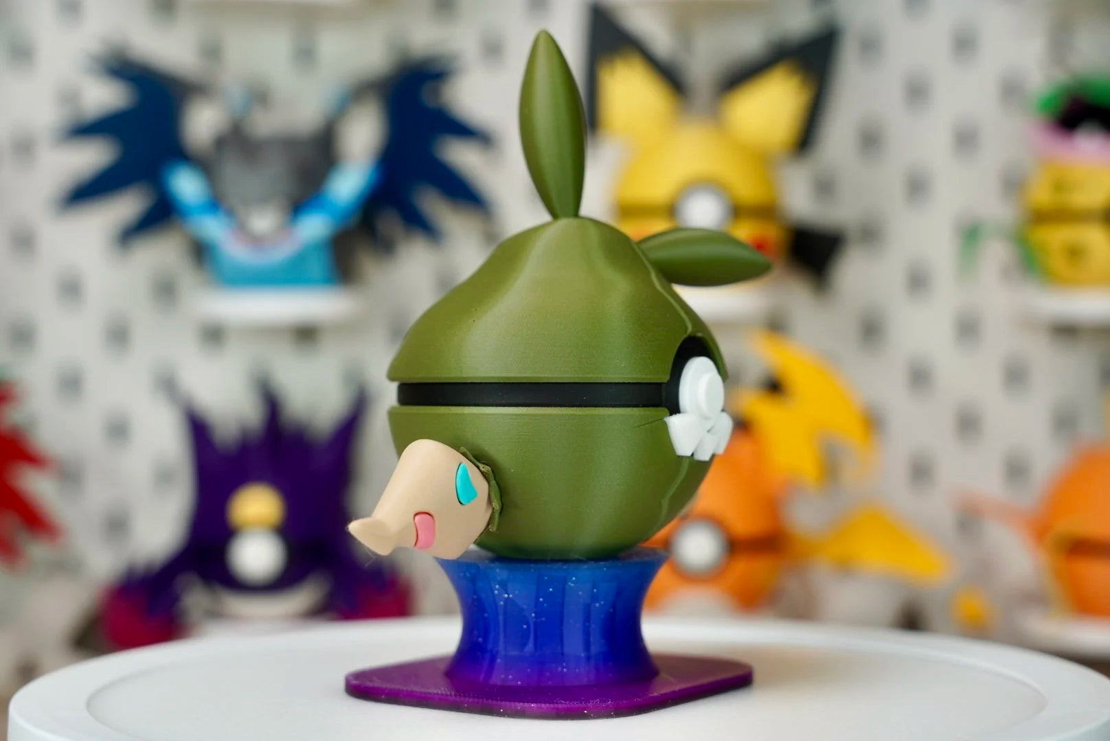Pokémon-Inspired 3D Printed Poké Ball – Trubbish