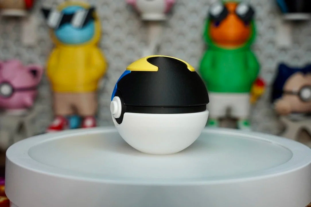 Moon Ball Poké Ball Replica – 3D Printed Pokémon Display Prop for Collectors