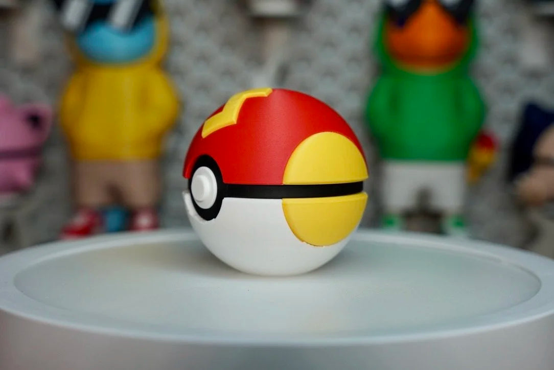 Fast Ball Poké Ball Replica – 3D Printed Pokémon Display Prop for Collectors